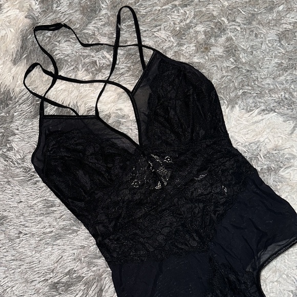 Guess Bodysuit - Picture 1 of 3